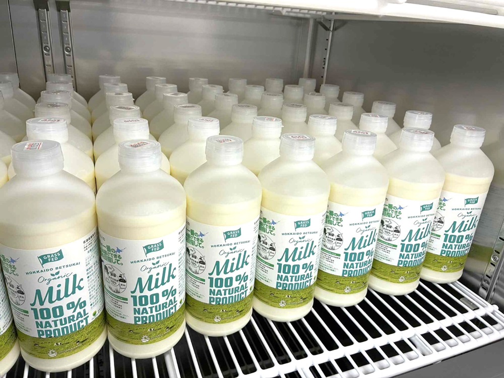 工場稼働後初めて製品化されたグラスフェッド牛乳＊
