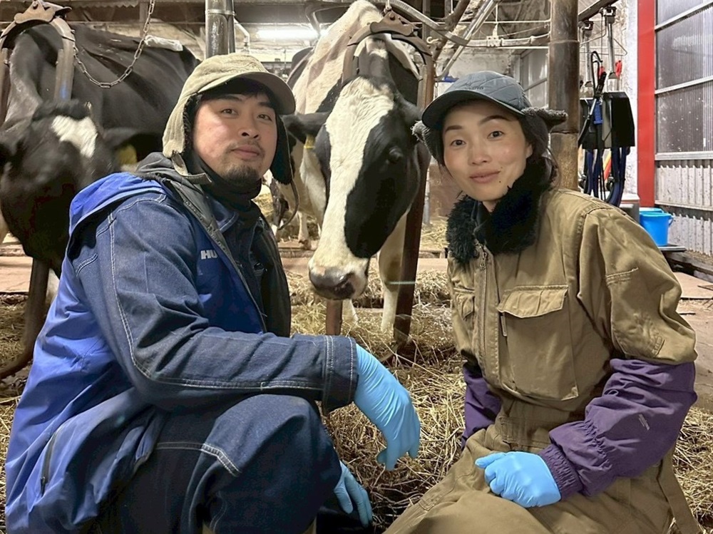 作業中のご夫婦＊