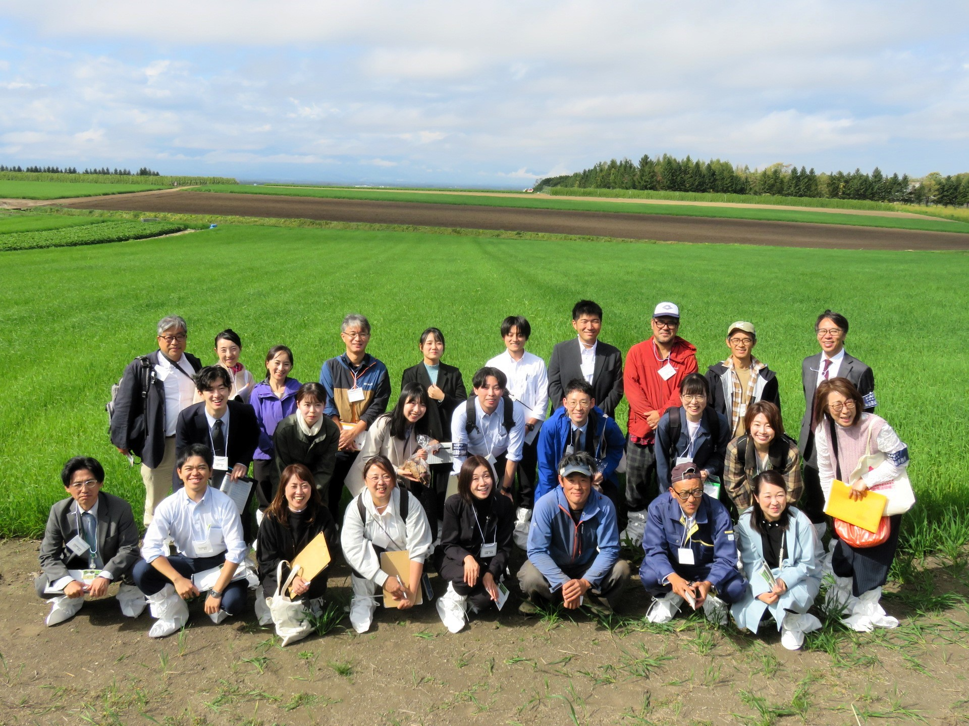 視察ツアー「続・知ってほしいだけなんだ！～あの人の土づくり・そして今年は放牧豚～」 を開催しました。