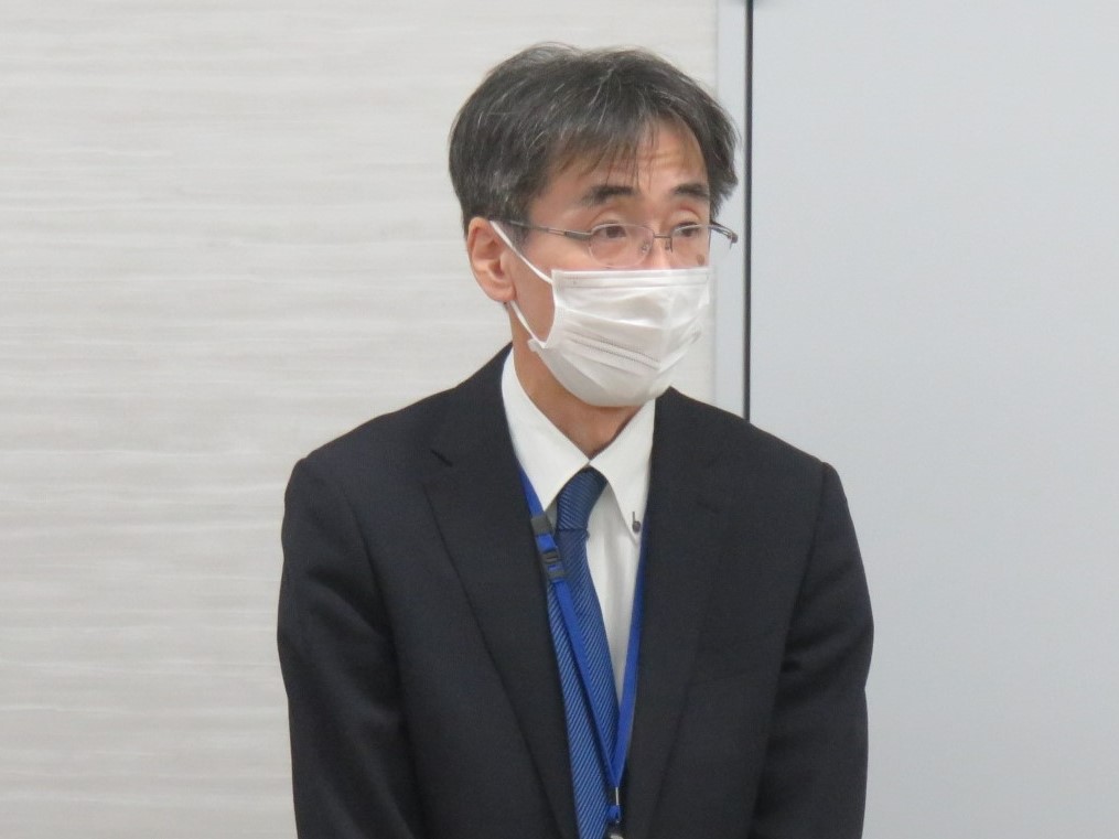 業務説明を行う様子