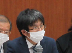 情報提供する農林水産省輸出・国際局輸出支援課安藤課長補佐