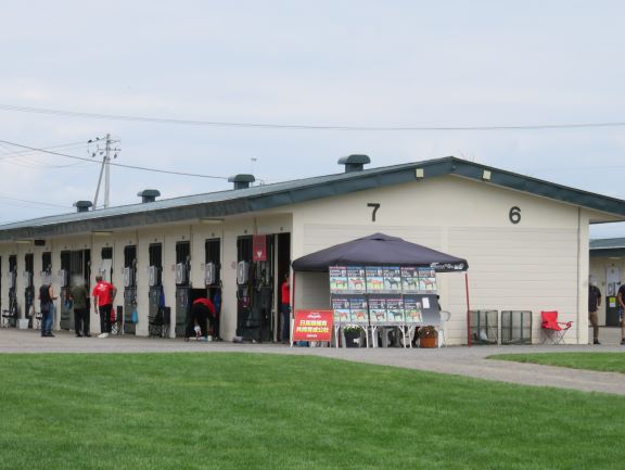 上場馬用の待機馬房1