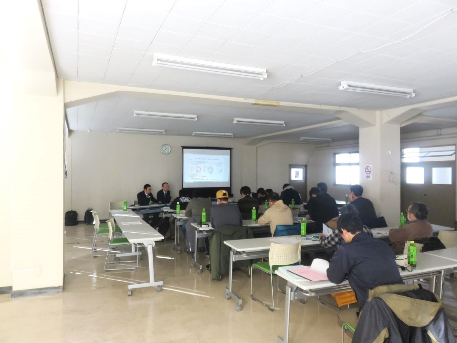 会場