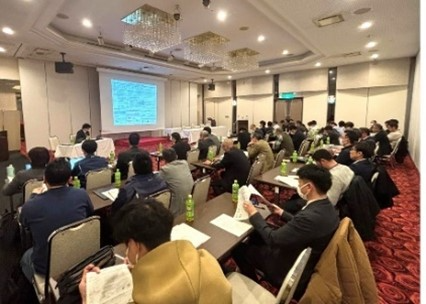 会場