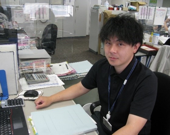 R4年度会計課職員