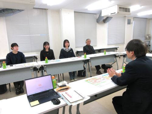 学生フードシェア　ソレイユとの意見交換の様子