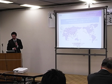 末廣氏による講演の様子