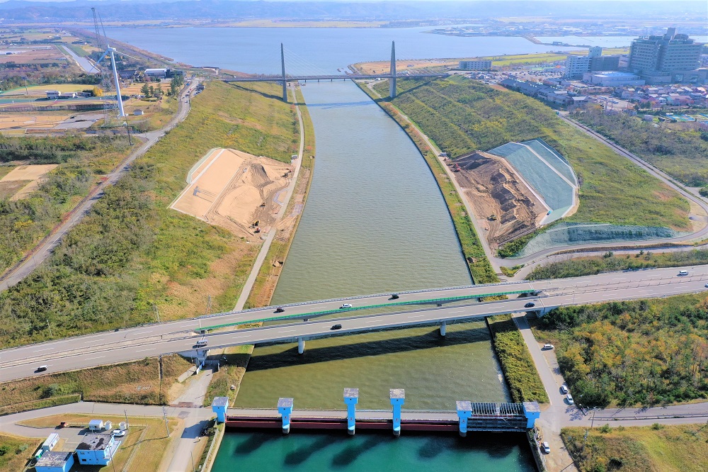 法面整形工及び浸食防止マット敷設工