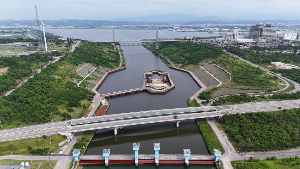 河川内：本体工&nbsp;操作室&nbsp;コンクリート打設を実施中
