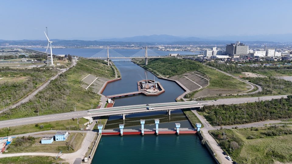 河川内：本体工&nbsp;操作室&nbsp;足場組立を実施中