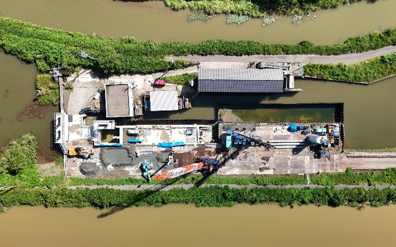 建築工事&nbsp;建築杭削孔・建込を実施中