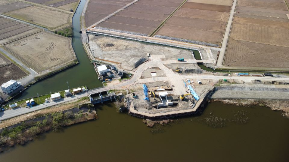 樋門建設工事を実施中(埋戻後)