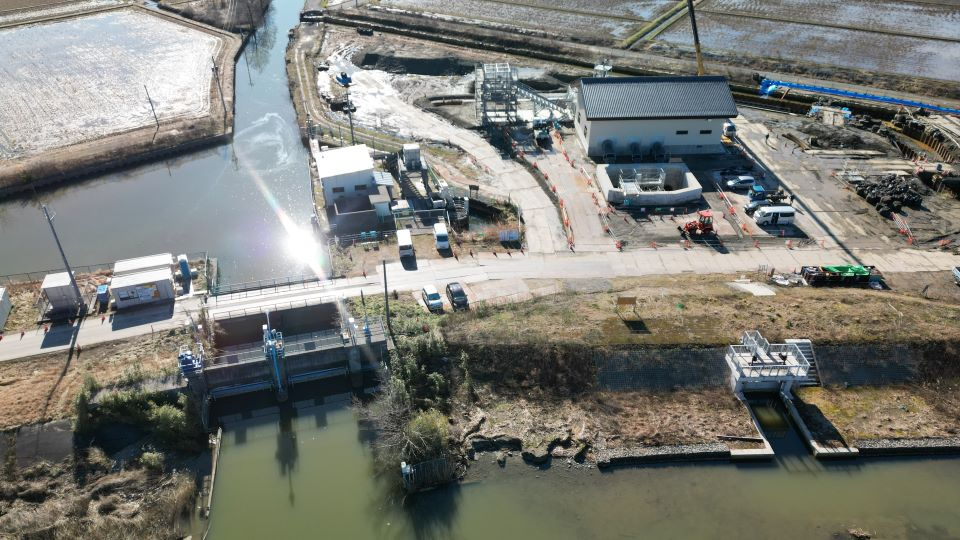 地盤改良工(進入路)を実施中