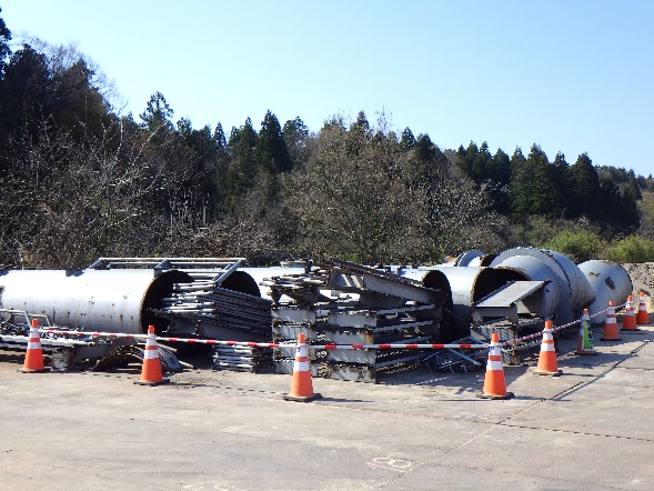 撤去後、解体された水管橋