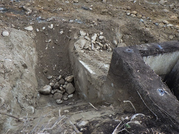 左岸側サイホン吞口部掘削状況