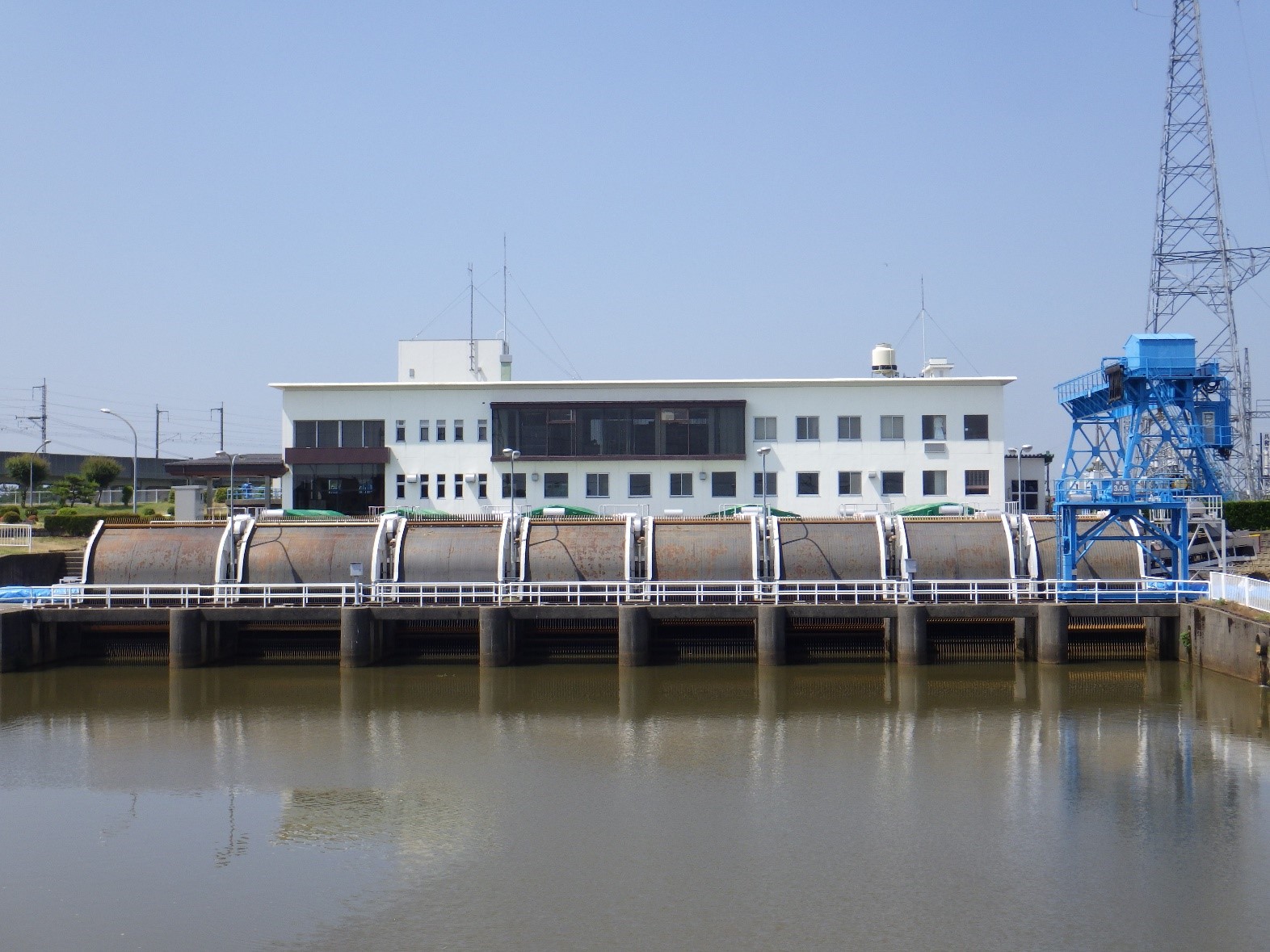刈谷田川右岸排水機場（新潟県三条市今井）