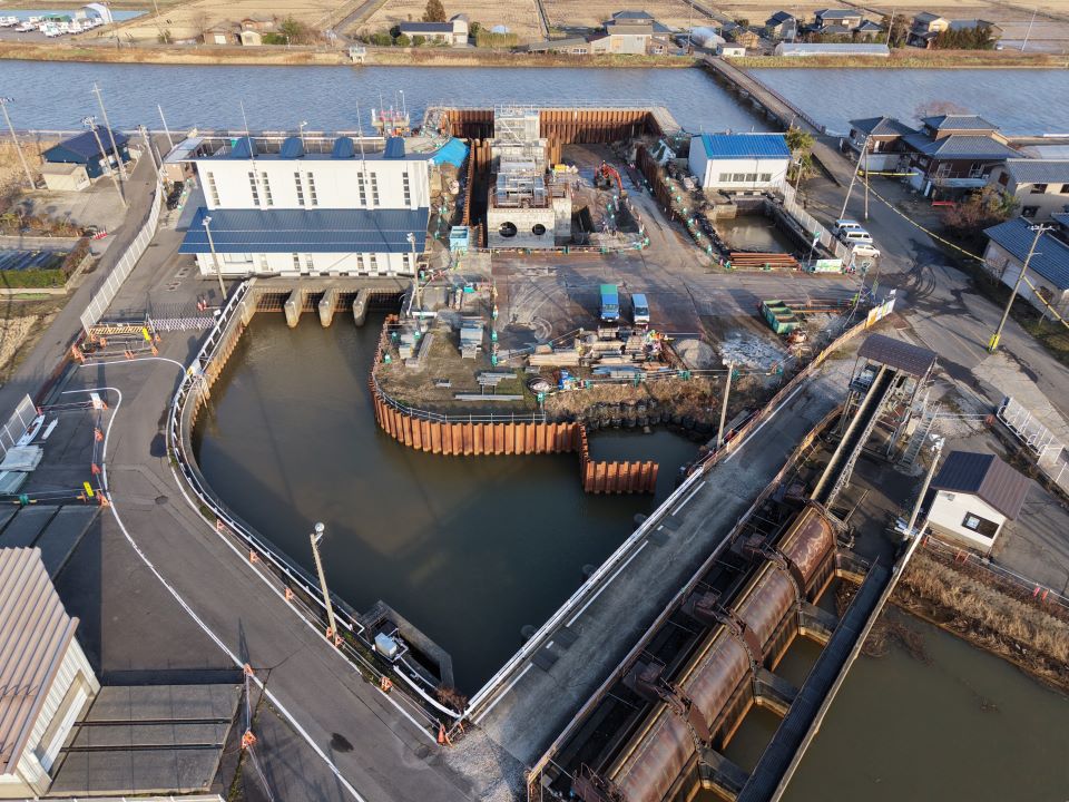 吐出水槽・排水樋門を設置