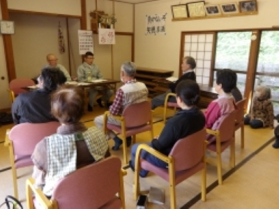輪島市門前町矢徳集落における地域の話合いの様子