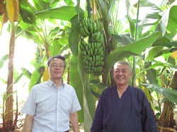藤岡地方参事官(左)と江島代表社員(右)