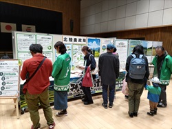 多くの方が立ち寄っている様子