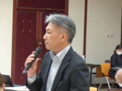 情報提供を行う井田地方調整官