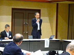 情報提供を行う田口地方参事官