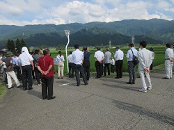 酒米のほ場見学の様子