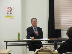 講義を行う漆間地方参事官