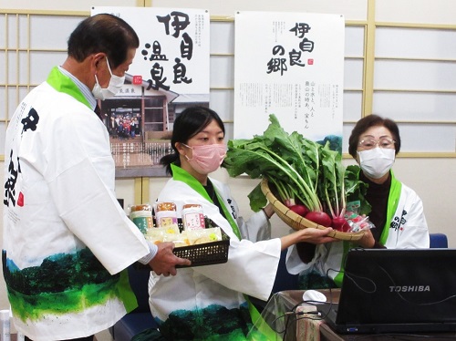 河内赤かぶらを使用した加工品等を紹介