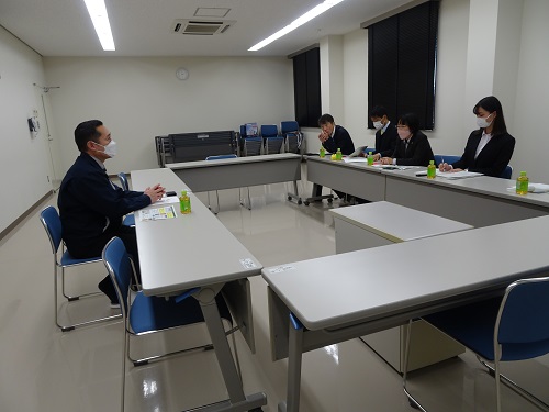 河合局次長（右から2人目）