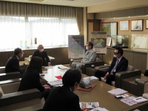 米田糸魚川市長(右から3人目)との意見交換会