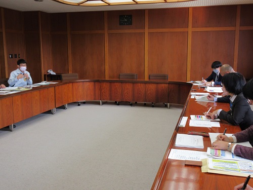 河合局次長（写真右、上から3人目）
