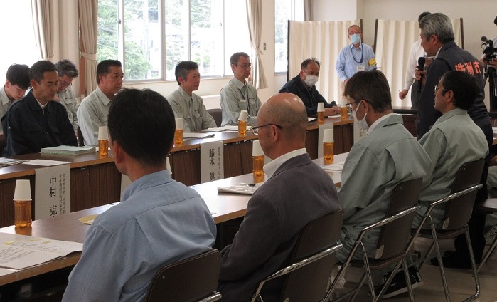 珠洲市長はじめとする関係者との意見交換（珠洲市産業センター）