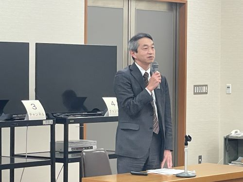 講演する遠藤局長