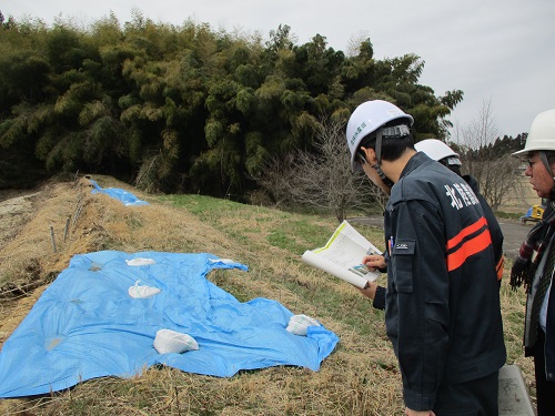 ため池堤体の被害(氷見市 大浦大池)