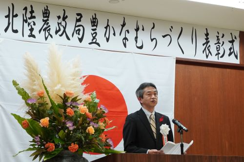 式辞を述べる遠藤局長