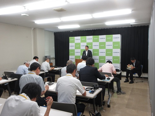 記者会見の様子