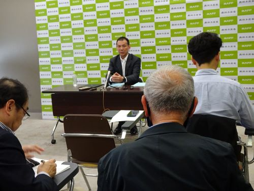 記者会見の様子