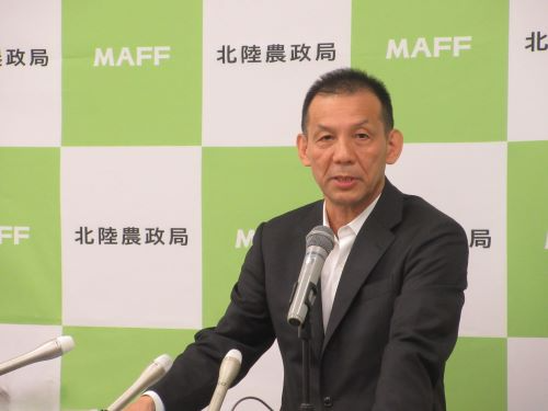 着任の挨拶を述べる植野局長