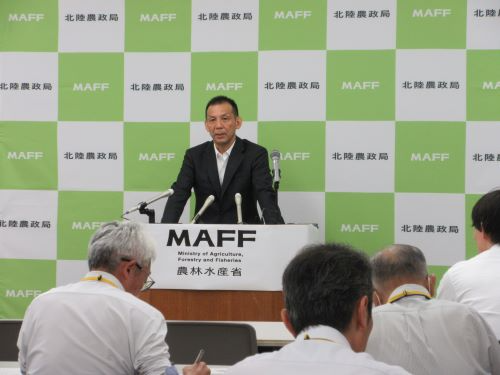 記者会見の様子