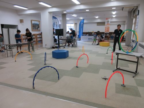 トイドローン操縦体験の様子