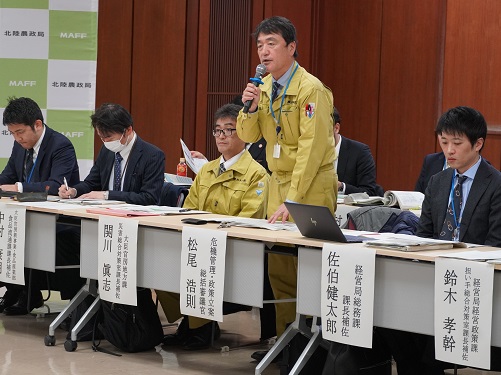 挨拶を行う松尾危機管理・政策立案総括審議官(石川県説明会)