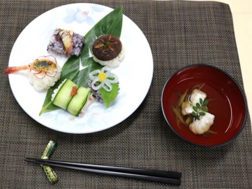 「石川の食材を使った手毬寿司、押し寿司」