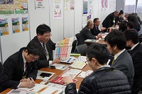 相談ブースの様子（大阪2）