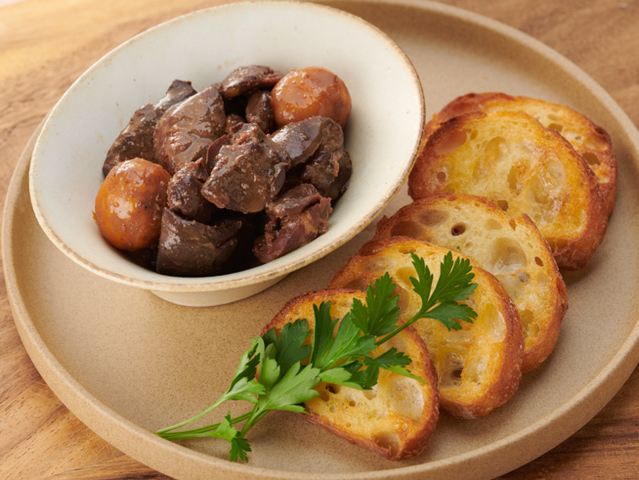 Koshu tori motsuni on garlic toast