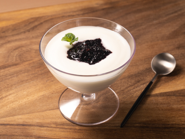 Yogurt with Fruit Jams of Yamanashi