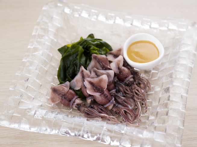 Hotaruika no Sakura-ni (Boiled firefly squid)