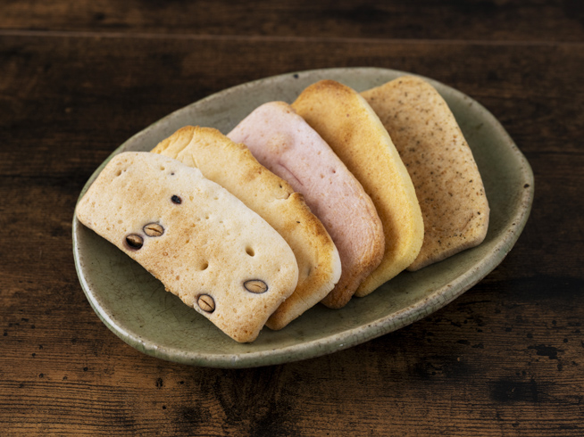 Kan-mochi/Kori-mochi (Freeze-dried rice cakes)