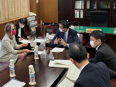 会談中