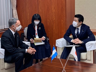 アルゼンチン大使との会談の写真２
